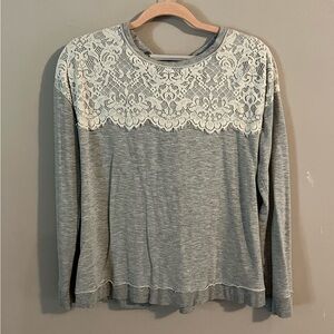 $6❤️Bundled Xhilaration Gray Lace Shirt